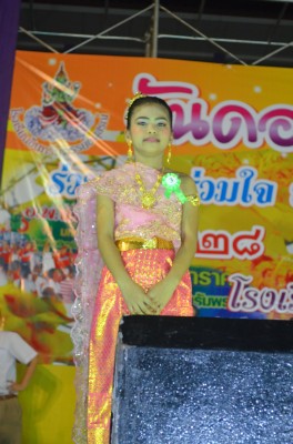 2557-2-28 วันดอกนนทรีบาน (118).JPG