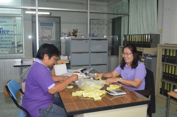 2557-2-28 วันดอกนนทรีบาน (154).JPG